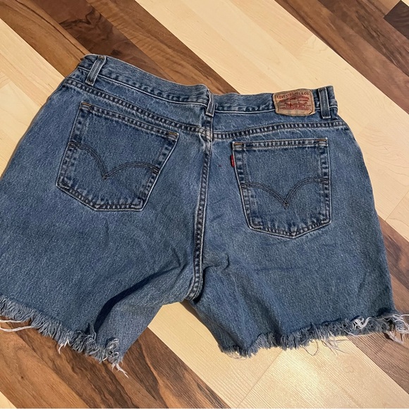 Levi’s Jean Cutoffs Size 18 (Fit like a 14) - Picture 2 of 4
